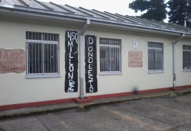 Funcionarios protestan por mal  estado de centro del Sename en Puerto Montt