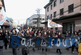 Puerto Montt: estudiantes protestan en rechazo de ultima cuenta pública de Bachelet