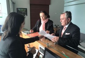Puerto Varas: Alcalde presenta demanda contra Sanitaria Essal por daño ambiental causado al Lago Llanquihue