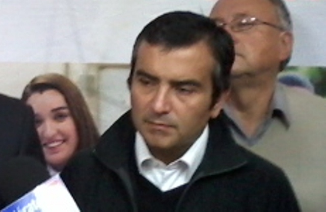 Intendente preocupado por incendio en planta de mariscos ubicada en Dalcahue