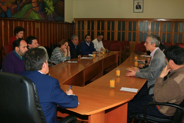 Se realiza la primera sesión de la Mesa Técnica Ambiental para evaluar  contaminación de la bahía de Puerto Montt