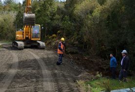 Puqueldon: empezaron trabajos de conservación de diversos caminos rurales