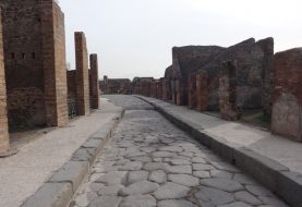 Desde Pompeya en Italia viendo el cruce del pasado y el presente