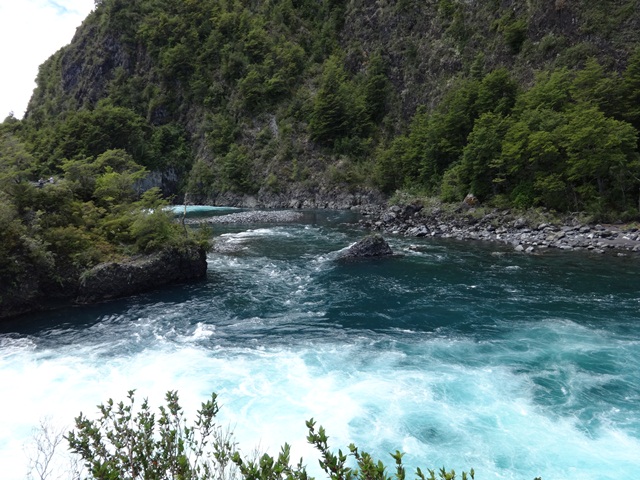 Región de los Lagos: Sismo a mediodía  fue de 4.3 en la escala de Richter, localizado a 25 Kms al Sur de Petrohué
