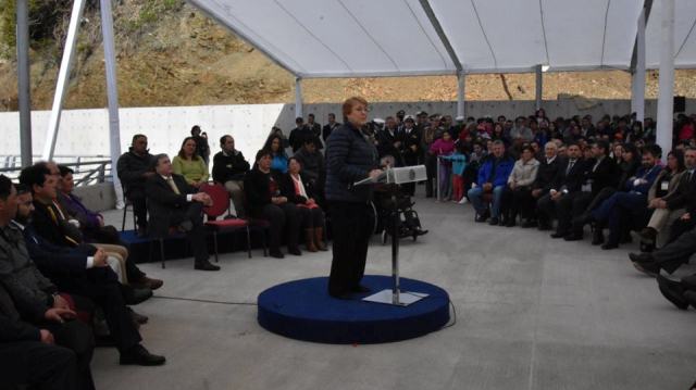 Los Muermos: presidenta Bachelet inauguro obras en Estaquilla