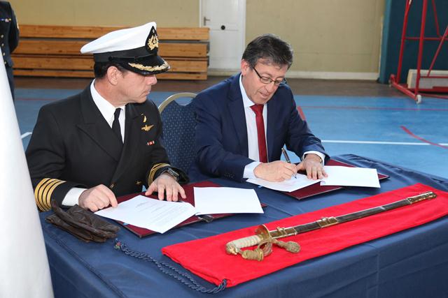 Puerto Montt: Espada del Héroe naval Carlos Condell se exhibirá en el Museo Marítimo Nacional