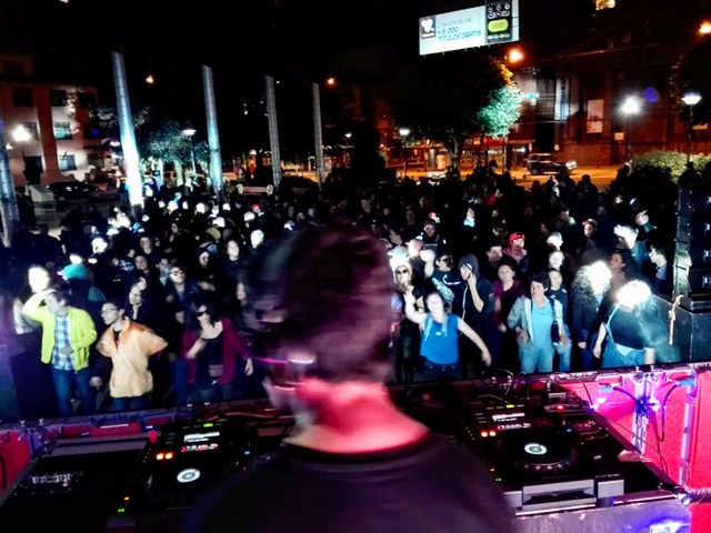 Puerto Montt: Con ocho DJ’s en escena se realizará Fiesta Electrónica “Back2Rave” en Plaza de Armas