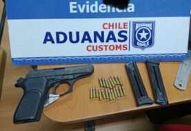 En Cardenal Samoré Aduanas detecta a 3 conductores ingresando con arma y municiones