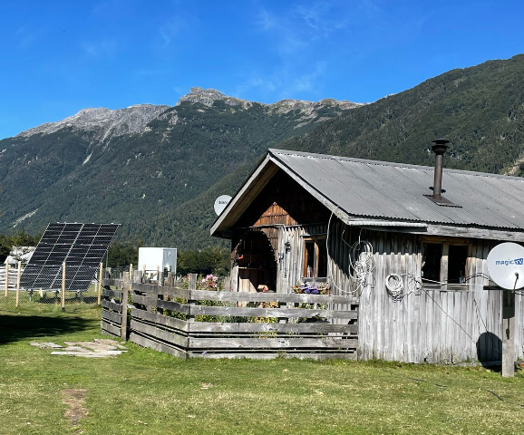 Habilitan suministro eléctrico para la comunidad Los Turbios de Chaitén