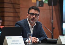 Tras fallo por daño ambiental en el Lago Chapo consejero Becerra pide rol activo del GORE y plan de mitigación de la empresa Colbún